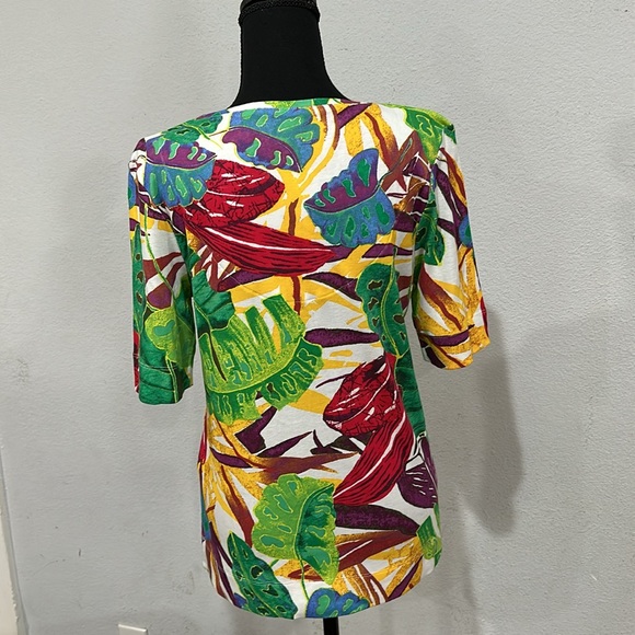 Chico’s Women Colorful Leaves V Neck Tee Size 1/Small - Picture 4 of 12